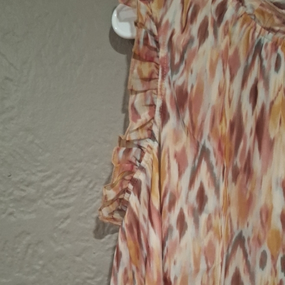 Roan+rijan Ruffled Sleeveless Blouse in Orange and Tan. - Picture 4 of 7